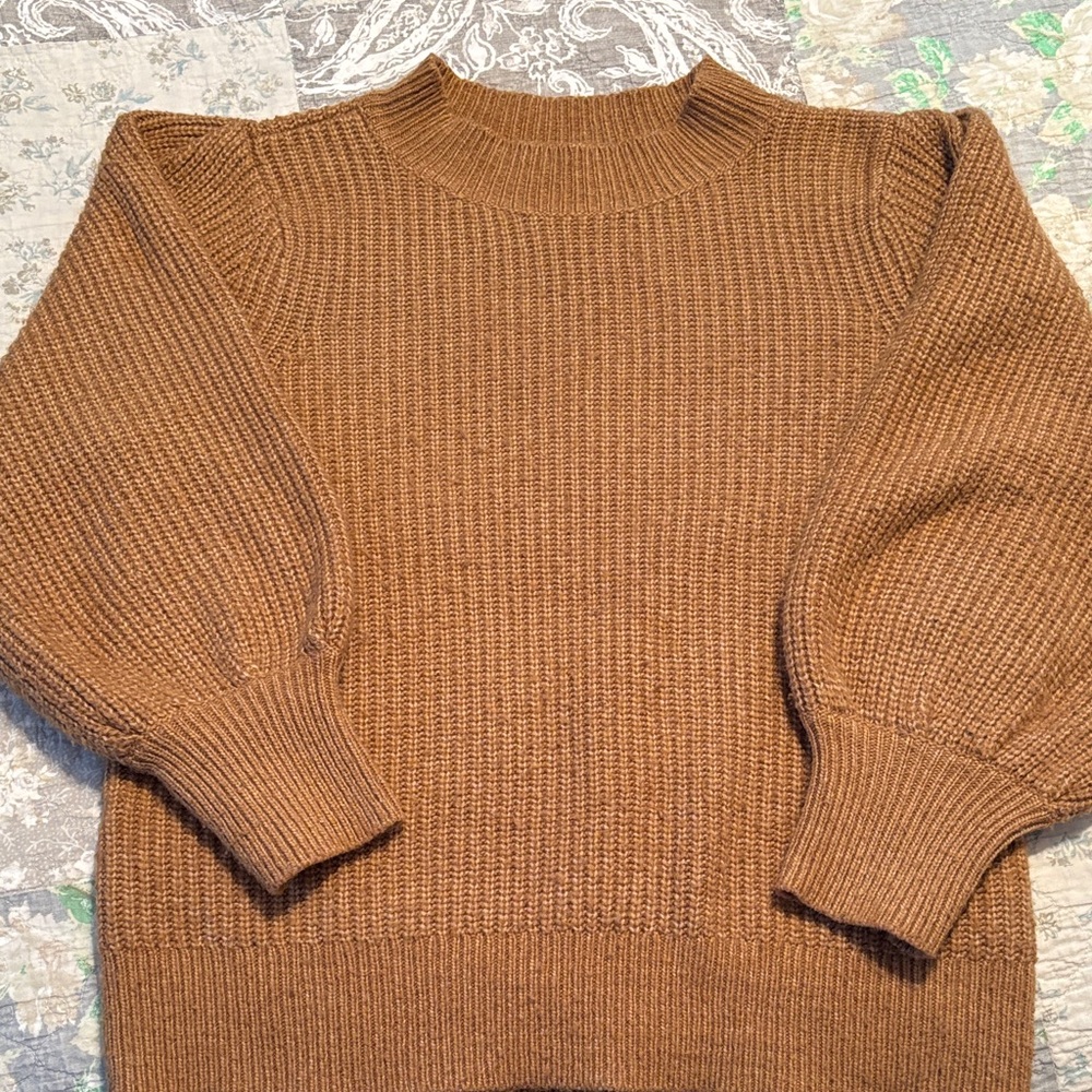 HALOGEN CREW NECK SWEATER in Dark Gold Size Medium